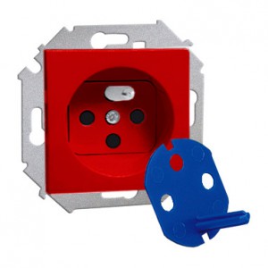 Simon 15 1591460-037 - Gniazdo pojedyncze z bolcem uziemiającym typu DATA z kluczem uprawniającym - Czerwone - Podgląd zdjęcia nr 1
